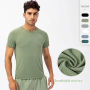 Men's breathable quick-dry running t-shirt in green, perfect for workouts and sports with moisture-wicking fabric.