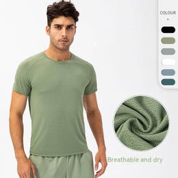 Men's breathable quick-dry running t-shirt in green, perfect for workouts and sports with moisture-wicking fabric.