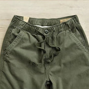 Loose-fit workwear trousers in green – stylish and comfortable.